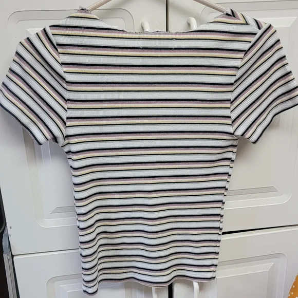 Hollister striped top with ruching in chest area Medium - Picture 4 of 4